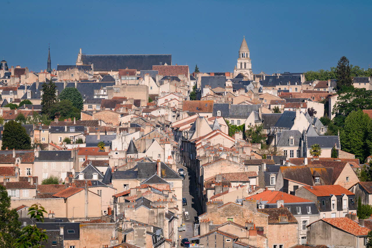 Des Monuments Exceptionnels Poitiers