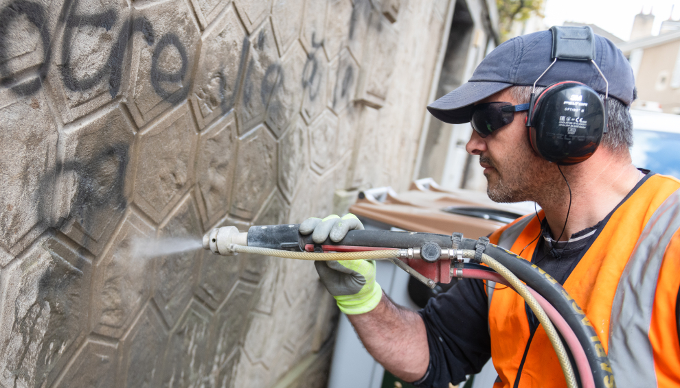 “The City of Poitiers Denounces Resurgence of Tags on Public and Private Facades”